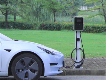 Beneficiile trecerii la vehicule electrice